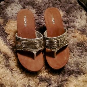Maurices size 7 Wedge Sandal